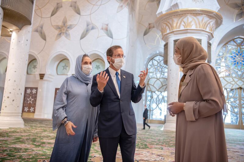 President Isaac Herzog and his wife visit the Sheikh Zayed Grand Mosque.