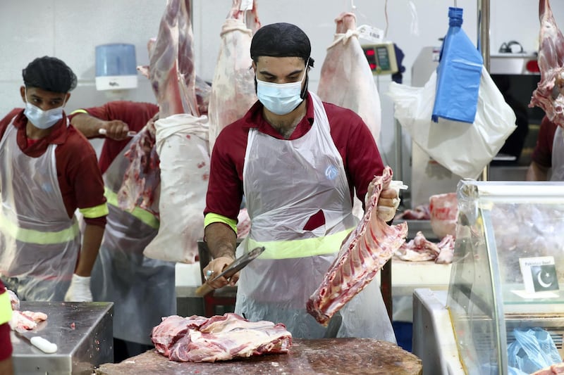 Dubai, United Arab Emirates - N/A. News. Coronavirus/Covid-19. Butchery takes place at the Waterfront Market in Deira. Thursday, September 10th, 2020. Dubai. Chris Whiteoak / The National