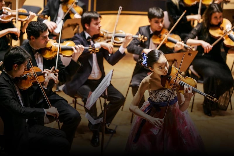 Elli Choi performs with Berlin Philharmonic Orchestra in 2015.Dubai Concert Committee