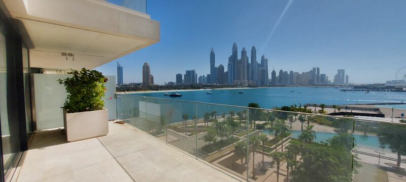 It has the sought-after Dubai Marina skyline views