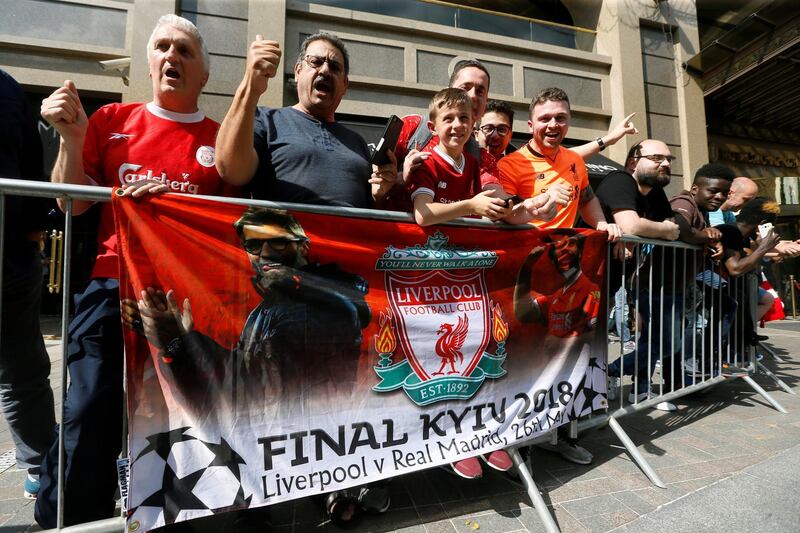 Soccer Football - Champions League - Fans In Kiev Ahead Of The Champions League Final - Kiev, Ukraine - May 25, 2018   Liverpool fans outside the team hotel   REUTERS/Valentyn Ogirenko