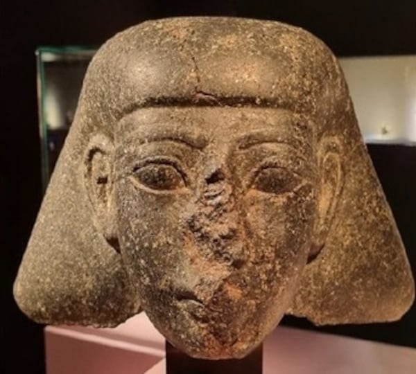 A Barcelona antiques dealer was arrested for selling a looted Egyptian sculpture worth €190,000 with false documents