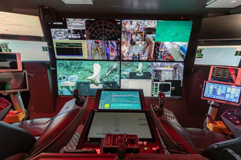 Mission control for the unmanned submersible Argus ROV