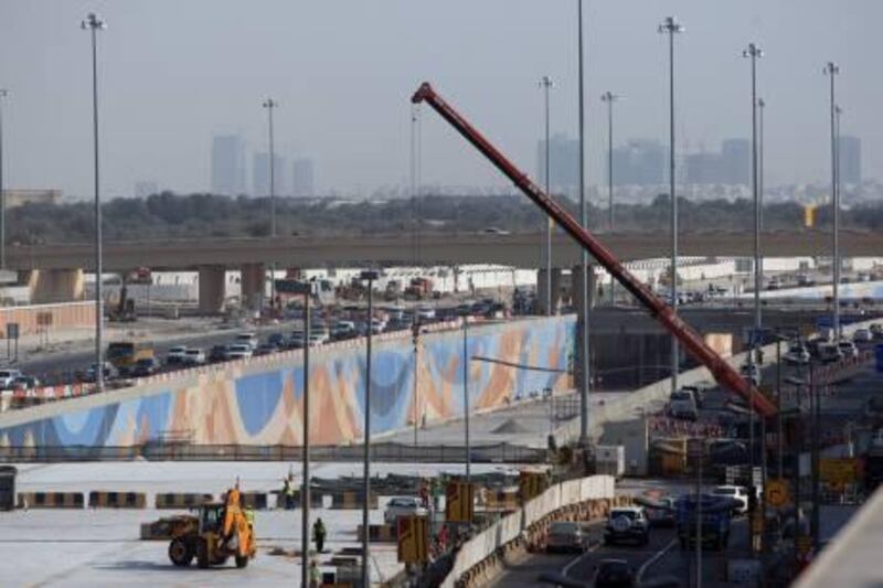 ABU DHABI - 26DEC2010 - Construction on Salam street between Defence Road and Passport Road junction in progress in Abu Dhabi. Ravindranath K / The National