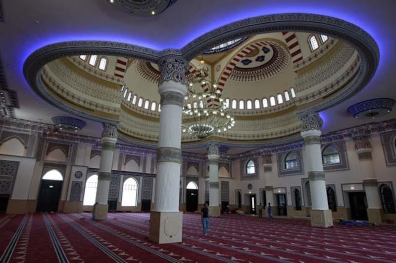 DUBAI, UNITED ARAB EMIRATES Ð June 15, 2011: Inside view of the Al Farooq mosque in Al Safa area in Dubai. (Pawan Singh / The National) For News. Story by James