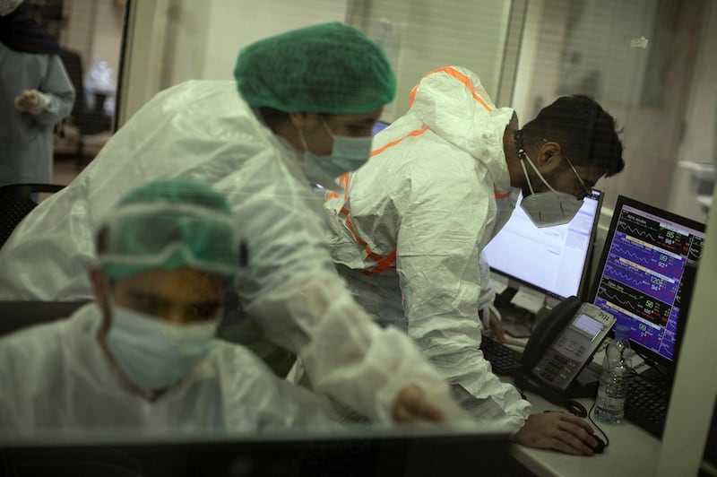 ©2021 Tom Nicholson. 18/01/2021. Beirut, Lebanon. Staff members work in the Emergency Room (ER) at the American University of Beirut (AUB) Hospital. Deaths in Lebanon from Coronavirus reached a peak high of 55 today. Photo credit : Tom Nicholson