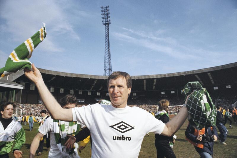 GLASGOW, UNITED KINGDOM - APRIL 23:  Celtic manager Billy McNeill celebrates after Celtic had beaten Dundee 3-0 to win the 1987/88 Scottish League Title at Park Head on April 23, 1988 in Glasgow, Scotland.  (Photo by Simon Bruty/Allsport/Getty Images)