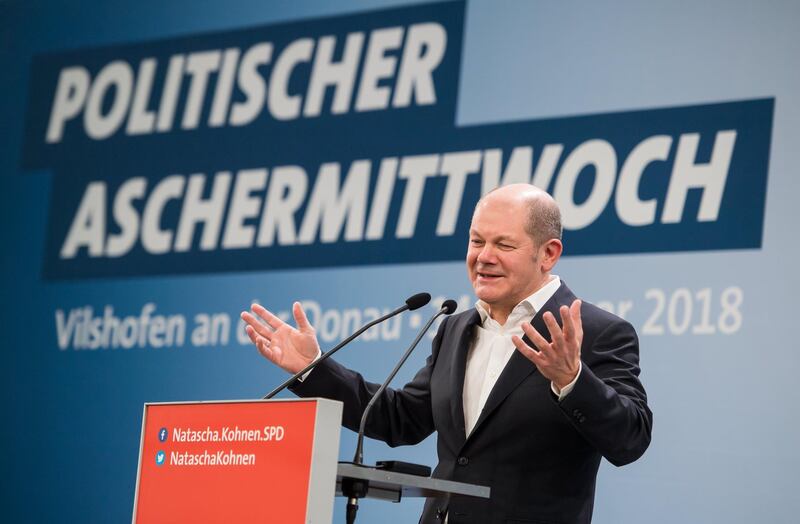 epa06523995 Olaf Scholz, First Mayor of Hamburg and Acting Leader of the SPD, speaks at the Political Ash Wednesday gathering of the Social Democratic Party (SPD) party in Vilshofen, Germany, 14 February 2018. All major German political parties traditionally hold rallies on Ash Wednesday where rhethorics are usually heated and closely watched by media.  EPA/LUKAS BARTH