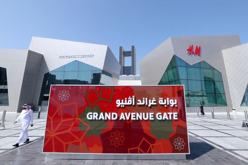 Visitors are seen walking outside the main entrance of the newly inaugurated shopping centre, The Avenue Bahrain, that opened in Manama, October 30, 2017. REUTERS/Hamad I Mohammed