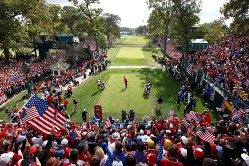 U.S. golfer Bubba Watson hits his tee shot on the first hole during the 39th Ryder Cup singles golf matches at the Medinah Country Club in Medinah, Illinois, September 30, 2012. REUTERS/Jeff Haynes (UNITED STATES  - Tags: SPORT GOLF)  