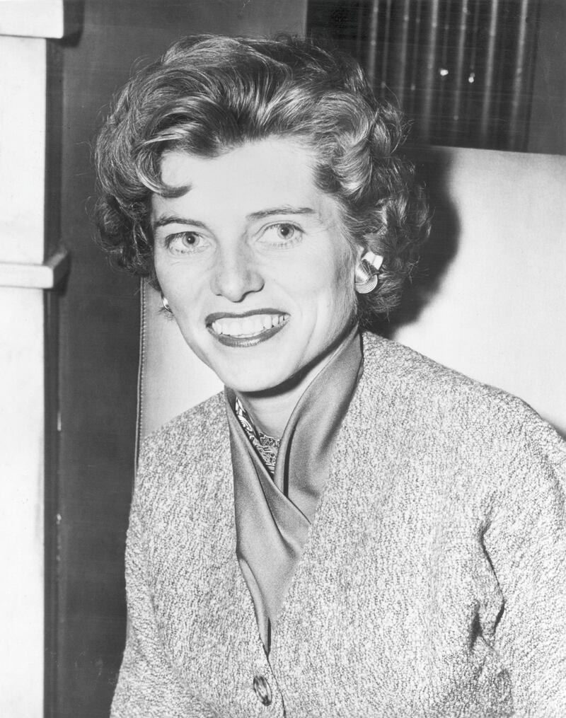 circa 1960:  Headshot of Eunice Shriver, sister of John F Kennedy,  smiling.  (Photo by Hulton Archive/Getty Images)