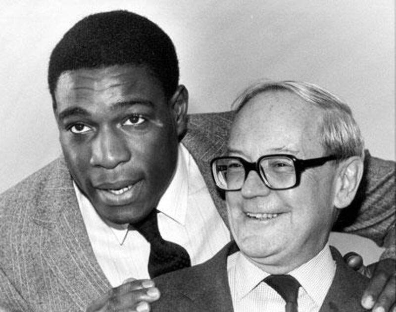 Harry Carpenter, right, with the British heavyweight Frank Bruno in 1986.