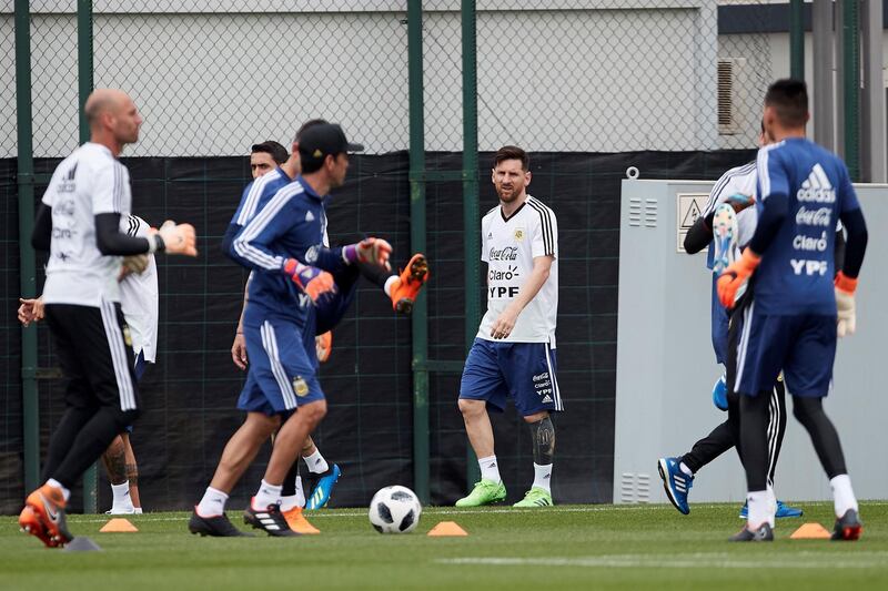 epa06779877 Argentina's Lionel Messi (C) attends a team's training session at Joan Gamper Sports City in Barcelona, northeastern Spain, 02 June 2018. Argentina's national soccer team prepares for the FIFA World Cup 2018 taking place in Russia from 14 June until 15 July 2018.  EPA/Alejandro Garcia