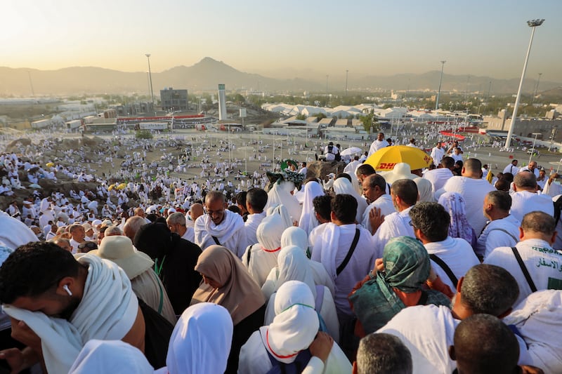 Muslim pilgrims walk on the Mount of Mercy at the plain of Arafat during the annual haj pilgrimage, outside the holy city of Mecca, Saudi Arabia, June 27, 2023.  REUTERS / Mohamed Abd El Ghany
