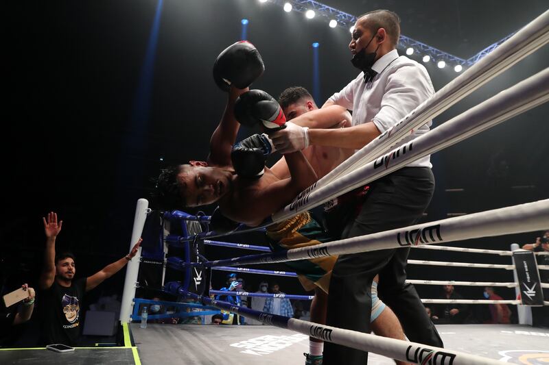 Annas Elshayib (blue gloves) took on Money Kicks (red gloves), aka Rashed Belhasa at the star-studded event in Dubai.