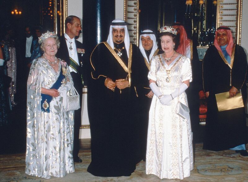 LONDON, UNITED KINGDOM - MARCH 01:  Queen Elizabeth ll, Queen Elizabeth, the Queen Mother, Prince Philip, Duke of Edinburgh and King Fahd of Saudi Arabia attend a State Banquet at Buckingham Palace on March 01, 1987 in London, England. (Photo by Anwar Hussein/Getty Images)