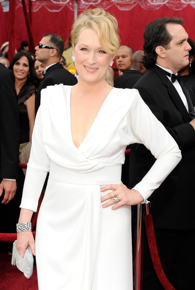 epa02069698 US actress Meryl Streep arrives on the red carpet for the 82nd Academy Awards at the Kodak Theatre in Hollywood, California, USA, 07 March 2010. The Academy Awards honor excellence in cinema. Meryl Streep wears a dress by Chris March, jewelry by Fred Leighton and a clutch by Swarovski. EPA/ANDREW GOMBERT