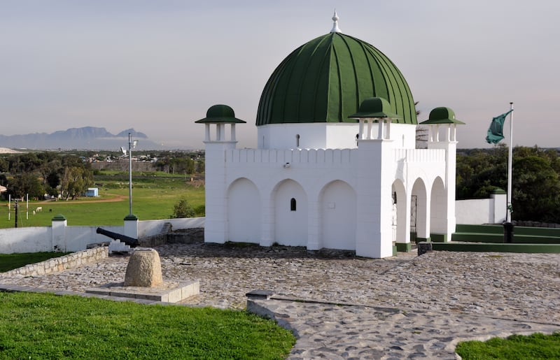 The kramat of Sheikh Yusuf is one of the most impressive in the Cape’s circle of saints. Information boards introduce visitors to the remarkable story of his journey to the Cape.