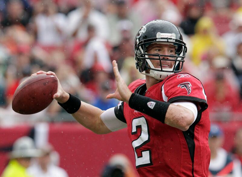 Atlanta Falcons quarterback Matt Ryan (2) looks downfield to pass during their NFL football game against the Tampa Bay Buccaneers in Tampa, Florida September 25, 2011.      REUTERS/Pierre DuCharme(UNITED STATES - Tags: SPORT FOOTBALL) *** Local Caption ***  TPA03_NFL-_0926_11.JPG