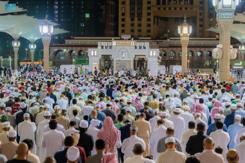 Hundreds of worshippers gather at Makkah. Photo: SPA