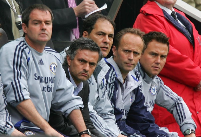 NEWCASTLE, UNITED KINGDOM - APRIL 22:  Chelsea Manager Jose Mourinho (2nd on L) watches the action from the bench during  the Barclays Premiership match between Newcastle United and Chelsea at St James' Park on April 22, 2007 in Newcastle, England.  (Photo by Matthew Lewis/Getty Images)