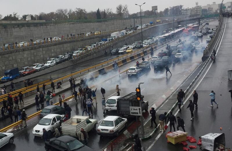People protest against increased gas price, on a highway in Tehran, Iran November 16, 2019. Nazanin Tabatabaee/WANA (West Asia News Agency) via REUTERS ATTENTION EDITORS - THIS IMAGE HAS BEEN SUPPLIED BY A THIRD PARTY