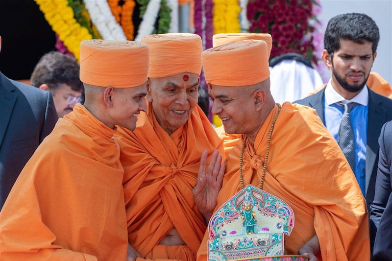 Swamishri converses with sadhus. courtesy: BAPS