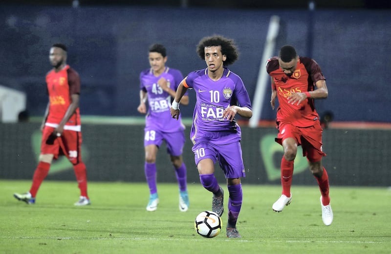 DUBAI , UNITED ARAB EMIRATES , APRIL 12   – 2018 :- Omar Abdulrahman ( no 10 purple ) of Al Ain in action during the President Cup quarter final football match between Al Ain vs Fujairah club held at Shabab Al Ahli Dubai football stadium in Dubai. ( Pawan Singh / The National ) For Sports. Story by John