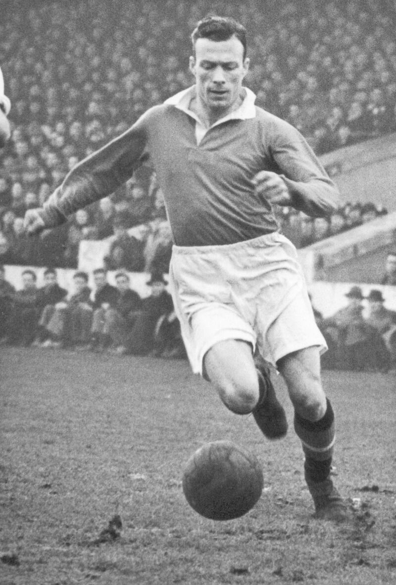 Manchester United forward Charlie Mitten in action, February 1949. (Photo by Central Press/Hulton Archive/Getty Images)