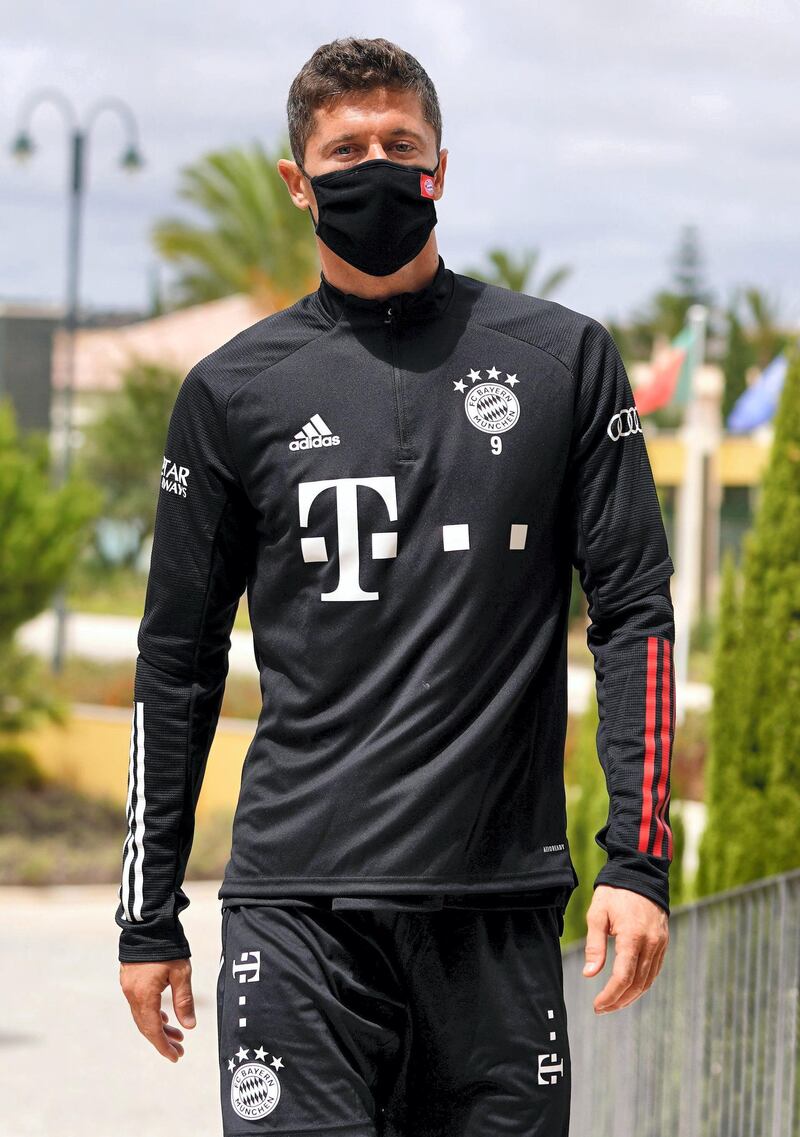 LAGOS, PORTUGAL - AUGUST 12: Robert Lewandowski of Bayern Munich looks on whilst wearing a protective face mask during a training session on August 12, 2020 in Lagos, Portugal. (Photo by M. Donato/FC Bayern via Getty Images)