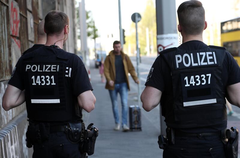 Policemen on duty during the evacuation of the area around an unexploded bomb from the Second World War in Berlin on April 20, 2018. Felipe Trueba / EPA