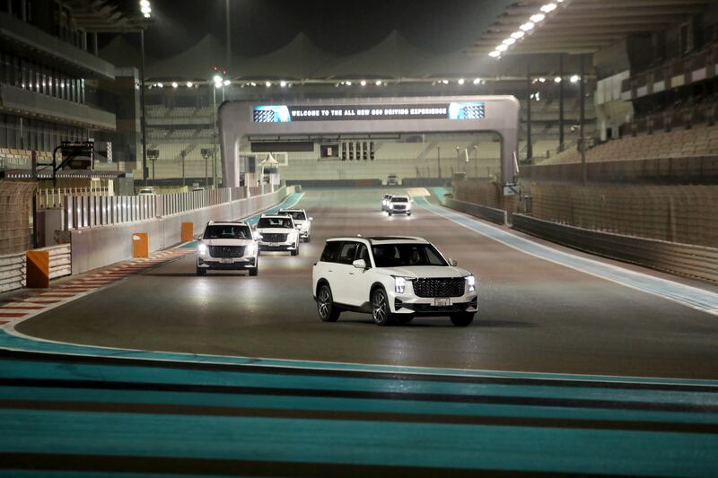 The GS8 cavalcade on Yas Marina Circuit's main straight.