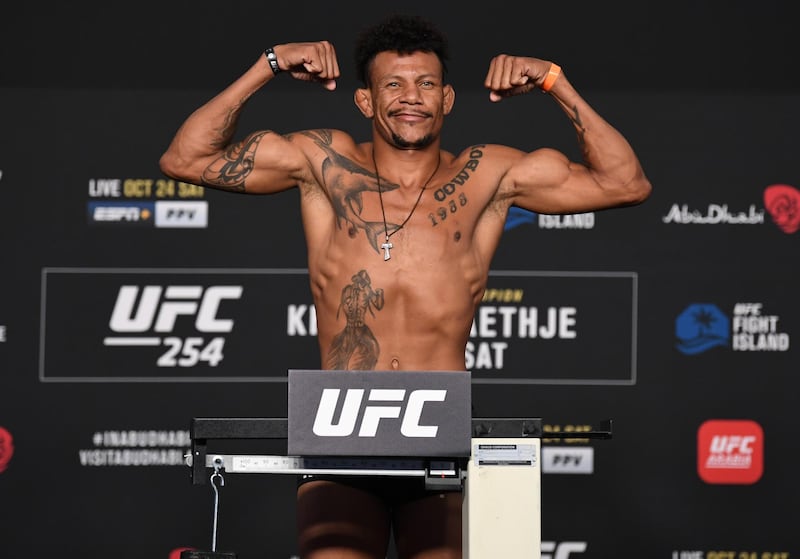 ABU DHABI, UNITED ARAB EMIRATES - OCTOBER 23: Alex Oliveira of Brazil poses on the scale during the UFC 254 weigh-in on October 23, 2020 on UFC Fight Island, Abu Dhabi, United Arab Emirates. (Photo by Josh Hedges/Zuffa LLC)