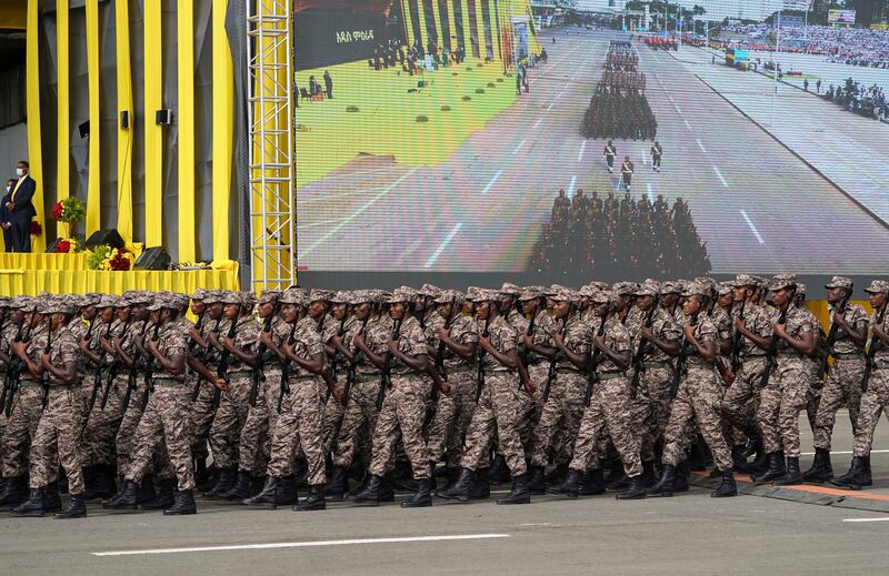 Ethiopian soldiers parade at Abiy Amhed swearing-in for a second term as prime minister. Getty