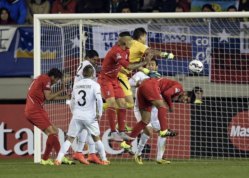 Bolivia goalkeeper Romel Quinonez pulls of a save. Juan Mabromata / AFP / 25 June, 2015