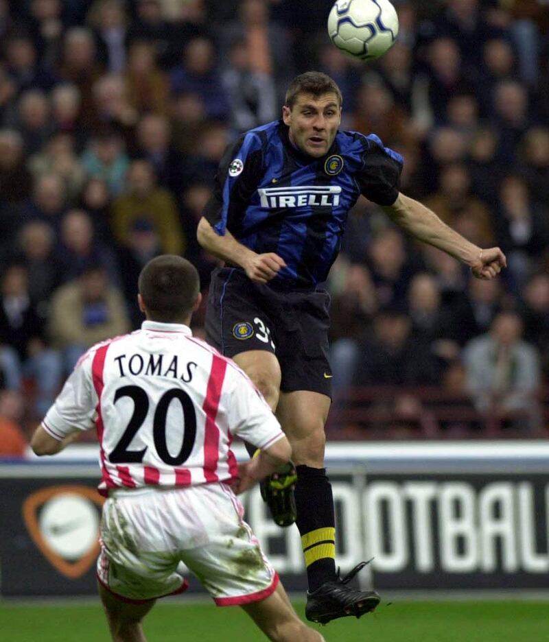 08 Apr 2001: Stjepan Thomas of Vicenza and Christian Vieri of Inter Milan in action  during the Serie A 25th  Round League match between Inter Milan and Vicenza played at the San Siro Stadium Milan. DIGITAL CAMERA Mandatory Credit: Grazia Neri/ALLSPORT