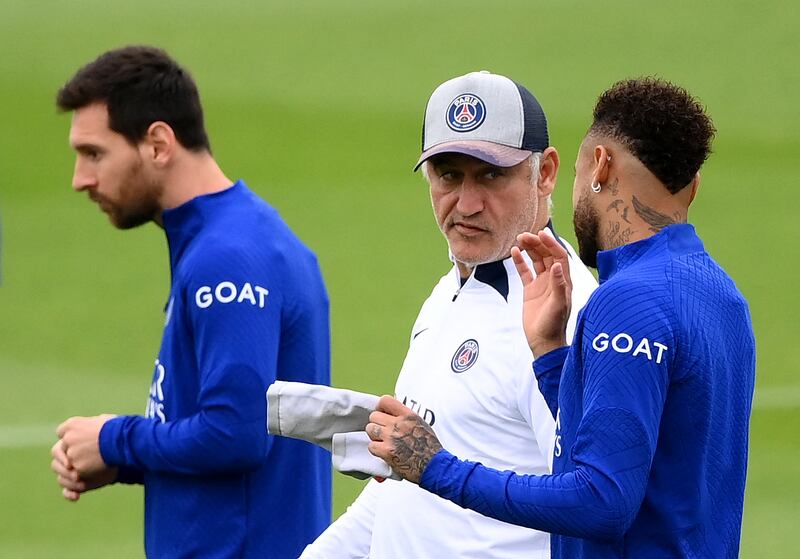 Manager Christophe Galtier talks to Neymar alongside Lionel Messi. AFP