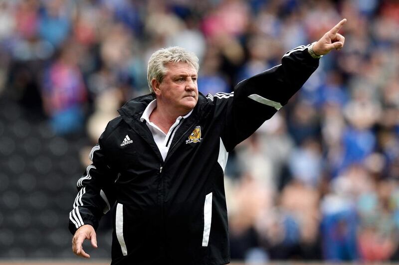Steve Bruce the Hull manager instructs his players against Cardiff City at KC Stadium on May 04, 2013 in Hull, England. Gareth Copley/Getty Images
