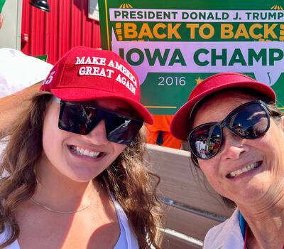 Mother and daughter Trump supporters Bee, right, and Katherine Sell at the Iowa State Fair. Photo: Andrew Buncombe