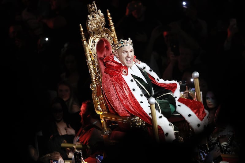 Tyson Fury meanwhile dressed as a more traditional English king. Joe Camporeale / USA TODAY Sports