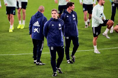 epa07996705 Spain's head coach Robert Moreno leads a training session on the eve of the UEFA Euro 2020 qualifying group F soccer match against Malta at the Ramon de Carranza stadium in Cadiz, Andalusia, Spain, 14 November 2019.  EPA/Roman Rios