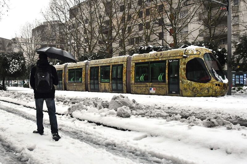 The tramway blocked by snow in Montpellier, southern France. PAscal Guyot / AFP Photo