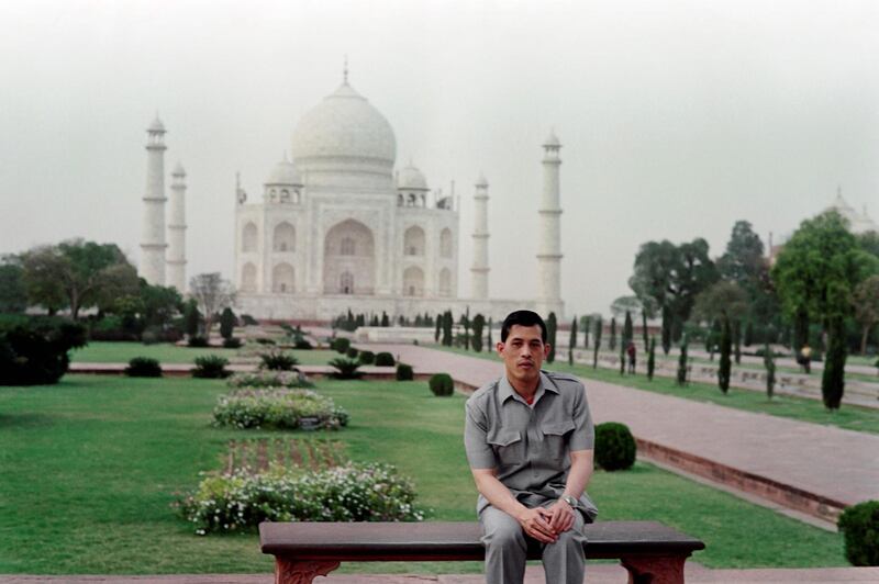 Maha Vajiralongkorn poses in front of the Taj Mahal in Agra in April 1992. AFP