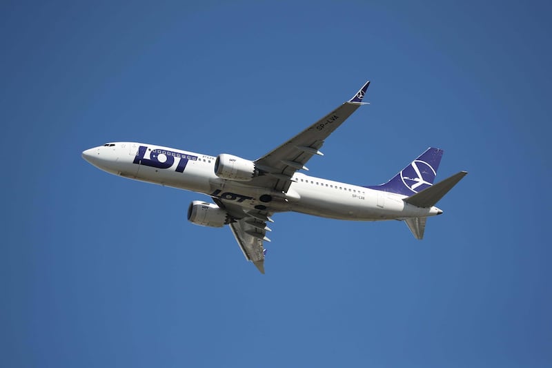 MB3B42 LOT Polish Airlines Boeing 737 MAX 8 SP-LVA departing from London Heathrow Airport, UK. Alamy