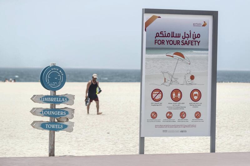 DUBAI, UNITED ARAB EMIRATES. 01 JUNE 2020. COVID STANDALONE. Residents enjoy the access to Kite Beach in Jumeirah with the current COVID precautions in place. (Photo: Antonie Robertson/The National) Journalist: None. Section: National.