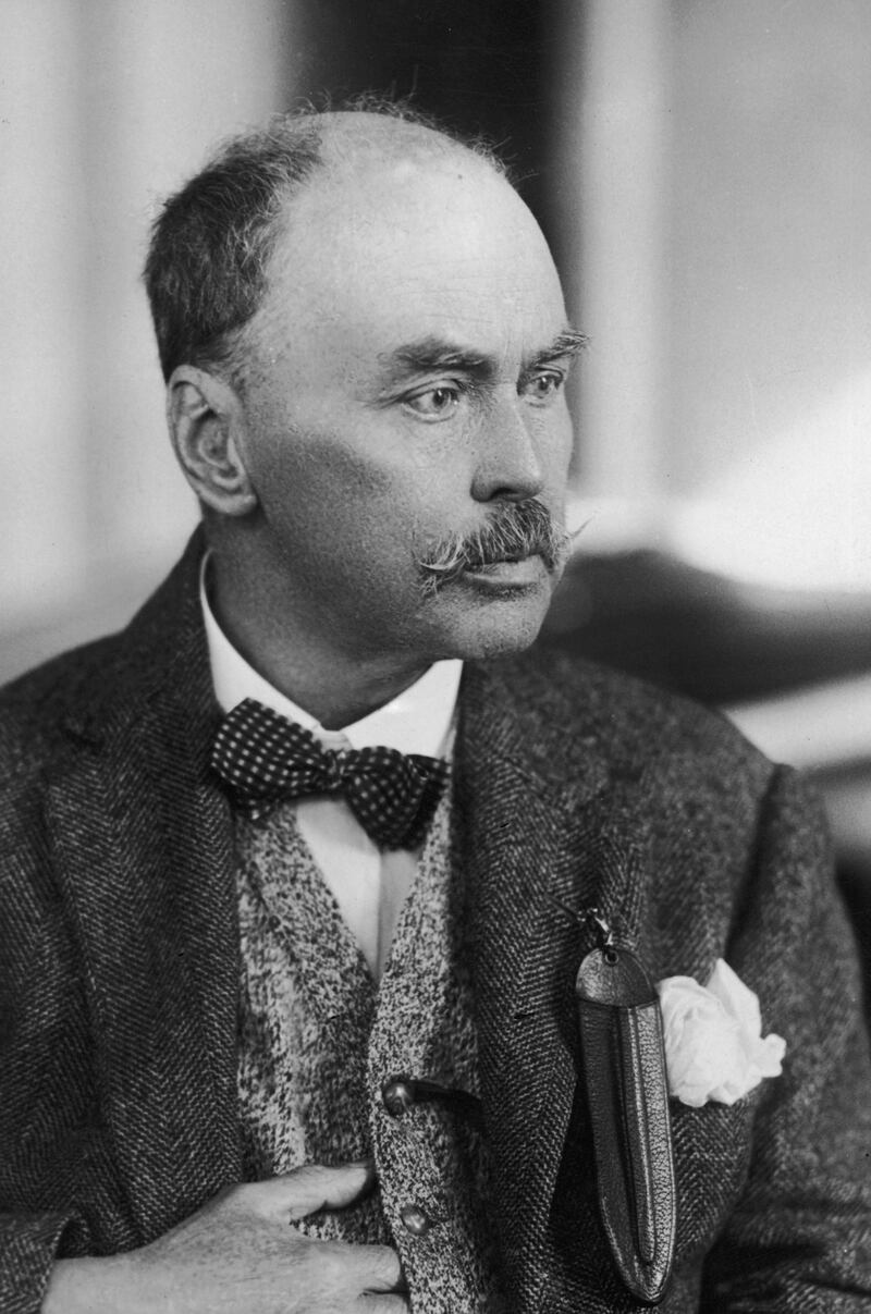 FOR MALARIA / SMALPOX GALLERY Ronald Ross (1857 - 1932), winner of the 1902 Nobel Prize in Medicine for his work on malaria, circa 1910.  (Photo by Elliott & Fry/Hulton Archive/Getty Images)