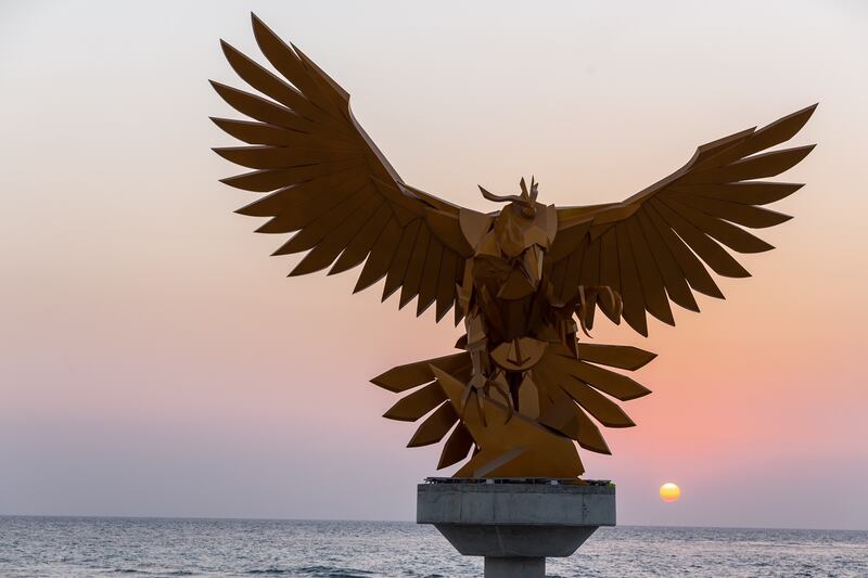 A regal-looking golden falcon by Kwest is now part of the Jeddah coastline.