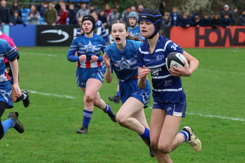 Grace White makes a break for JESS at the Rosslyn Park Sevens. Photo: Peter Hall