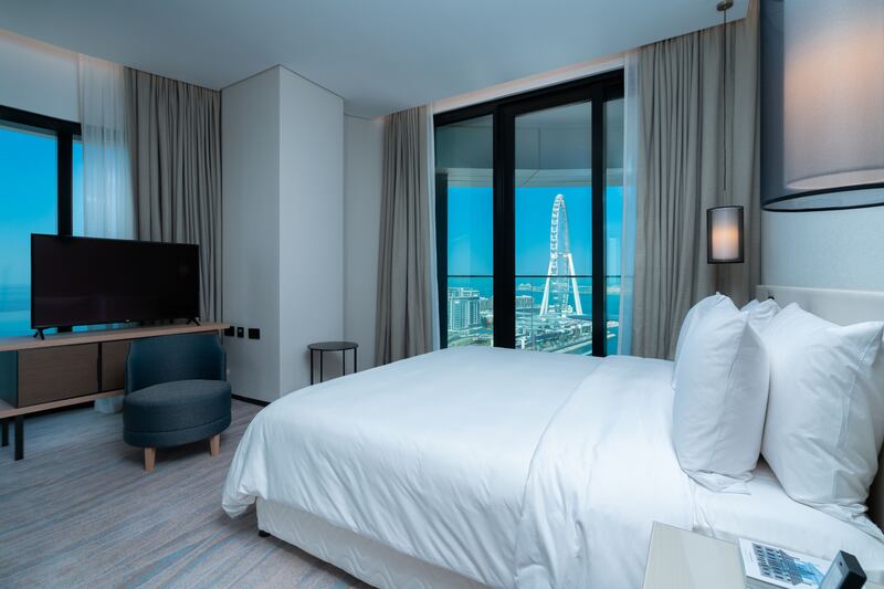 Ain Dubai can be watched from the comfort of the bedroom. All images courtesy LuxuryProperty.com