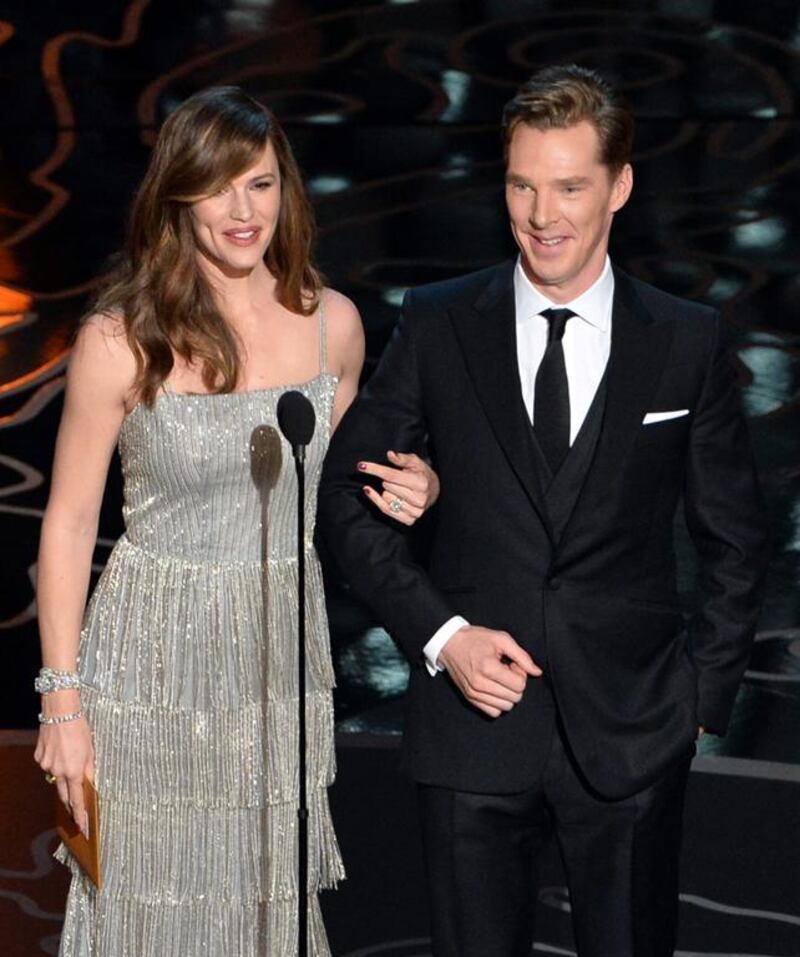 Jennifer Garner and Benedict Cumberbatch present an award. Kevin Winter / Getty Images /AFP Photo